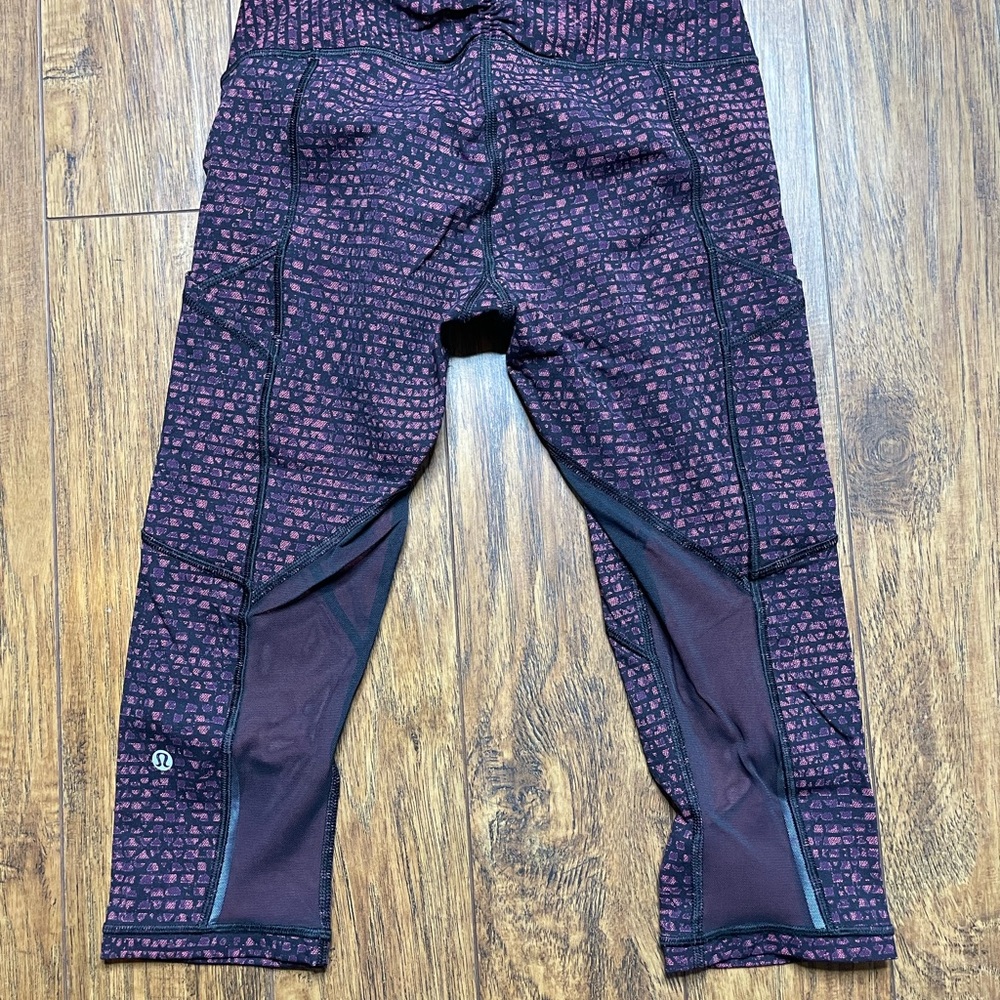 Lululemon leggings size 4 capri